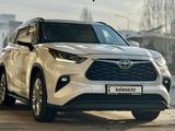 Toyota Highlander 2021 года за 27 800 000 тг. в Астана