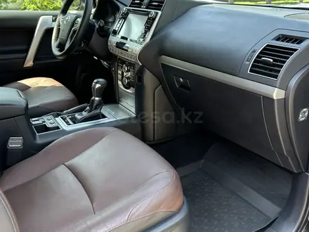 Toyota Land Cruiser Prado 2018 года за 28 000 000 тг. в Алматы – фото 23