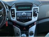 Chevrolet Cruze 2012 годаfor3 500 000 тг. в Актобе – фото 4