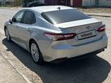 Toyota Camry 2018 года за 12 500 000 тг. в Атырау – фото 4