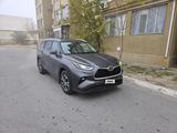 Toyota Highlander 2021 года за 18 000 000 тг. в Актау