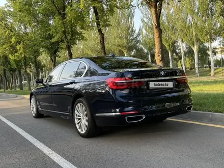 BMW 750 2015 года за 23 500 000 тг. в Алматы – фото 12