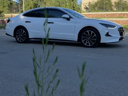 Hyundai Sonata 2023 года за 13 400 000 тг. в Астана – фото 2
