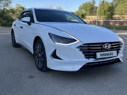 Hyundai Sonata 2023 года за 13 400 000 тг. в Астана