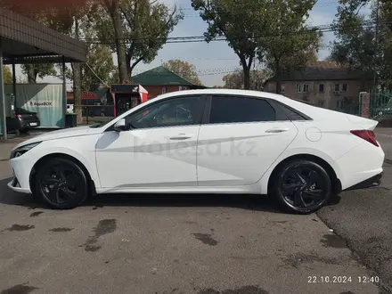 Hyundai Elantra 2023 года за 10 500 000 тг. в Алматы – фото 4