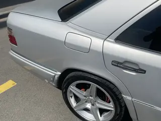 Mercedes-Benz E 280