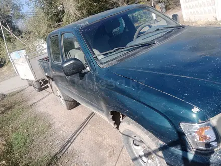 Toyota Hilux 2004 года за 2 800 000 тг. в Алматы – фото 2