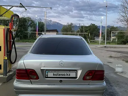 Mercedes-Benz E 230 1995 года за 3 200 000 тг. в Алматы – фото 5