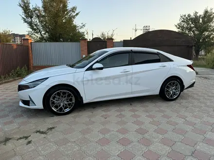 Hyundai Elantra 2022 года за 8 800 000 тг. в Актобе – фото 22