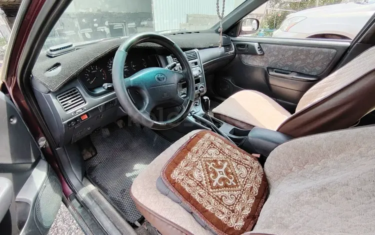Toyota Carina E 1998 года за 1 300 000 тг. в Алматы