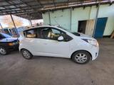 Chevrolet Spark 2011 года за 3 500 000 тг. в Шымкент – фото 2
