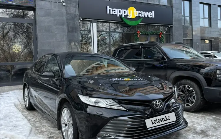 Toyota Camry 2019 года за 14 000 000 тг. в Алматы