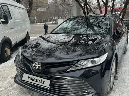 Toyota Camry 2019 года за 14 000 000 тг. в Алматы – фото 3