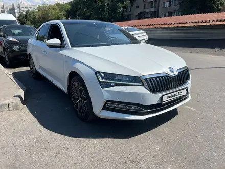 Skoda Superb 2020 года за 18 000 000 тг. в Алматы – фото 2