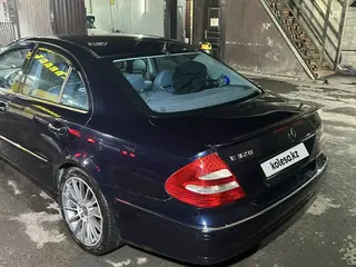 Mercedes-Benz E 320