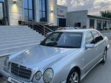 Mercedes-Benz E 230 1997 года за 2 750 000 тг. в Туркестан – фото 2