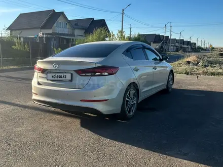 Hyundai Elantra 2017 года за 7 500 000 тг. в Сатпаев – фото 2