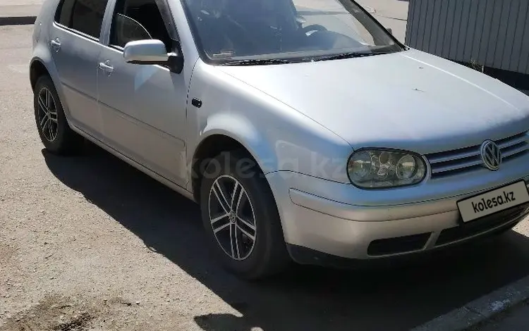 Volkswagen Golf 2002 годаfor2 950 000 тг. в Астана