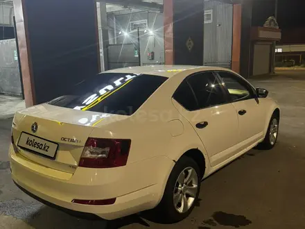 Skoda Octavia 2013 года за 4 800 000 тг. в Атырау – фото 2