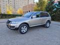 Volkswagen Touareg 2004 годаfor5 300 000 тг. в Экибастуз