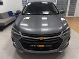 Chevrolet Onix 2023 года за 5 590 000 тг. в Атырау – фото 2