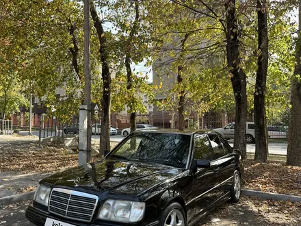 Mercedes-Benz E 320 1994 года за 3 000 000 тг. в Алматы – фото 2