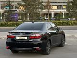 Toyota Camry 2017 года за 10 950 000 тг. в Астана – фото 4