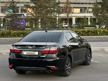 Toyota Camry 2017 года за 10 950 000 тг. в Астана – фото 4