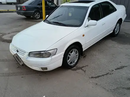 Toyota Camry 2000 года за 2 500 000 тг. в Алматы – фото 5