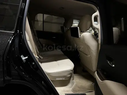 Toyota Land Cruiser 2022 года за 44 000 000 тг. в Алматы – фото 12