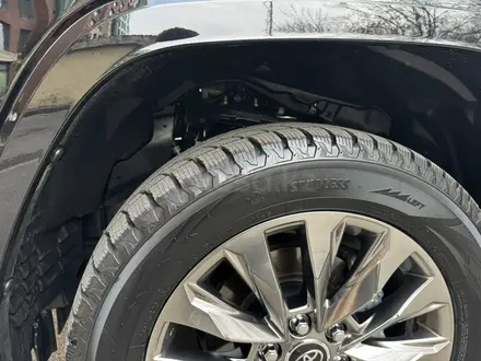 Toyota Land Cruiser 2022 года за 44 000 000 тг. в Алматы – фото 6