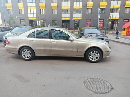 Mercedes-Benz E 320 2003 года за 5 700 000 тг. в Астана – фото 2