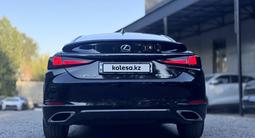 Lexus ES 350 2018 года за 20 300 000 тг. в Алматы – фото 5