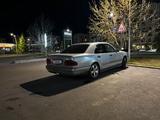 Mercedes-Benz E 230 1996 года за 1 800 000 тг. в Семей – фото 3