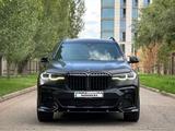 BMW X7 2021 года за 40 000 000 тг. в Астана