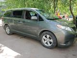 Toyota Sienna 2020 года за 12 000 000 тг. в Алматы