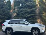 Toyota RAV4 2019 года за 16 500 000 тг. в Алматы – фото 2