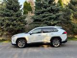 Toyota RAV4 2019 года за 16 500 000 тг. в Алматы – фото 3