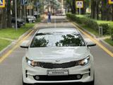 Kia K5 2016 года за 9 200 000 тг. в Алматы – фото 2