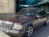 Mercedes-Benz E 220 1995 года за 2 800 000 тг. в Туркестан – фото 3