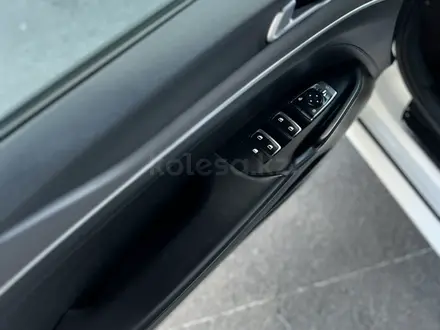 Kia K5 2021 года за 9 200 000 тг. в Караганда – фото 11