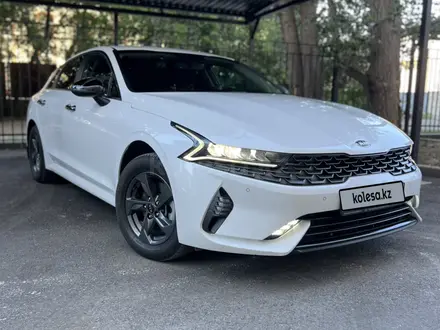 Kia K5 2021 года за 9 200 000 тг. в Караганда – фото 2