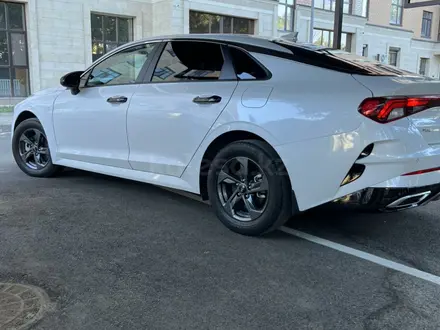Kia K5 2021 года за 9 200 000 тг. в Караганда – фото 3