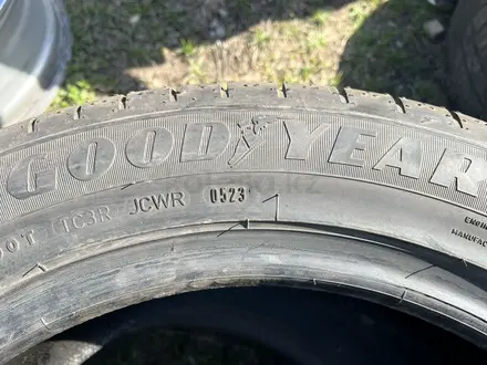 Goodyear 215/55R17 за 110 000 тг. в Алматы – фото 2