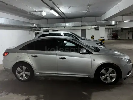 Chevrolet Cruze 2011 года за 4 100 000 тг. в Петропавловск – фото 3