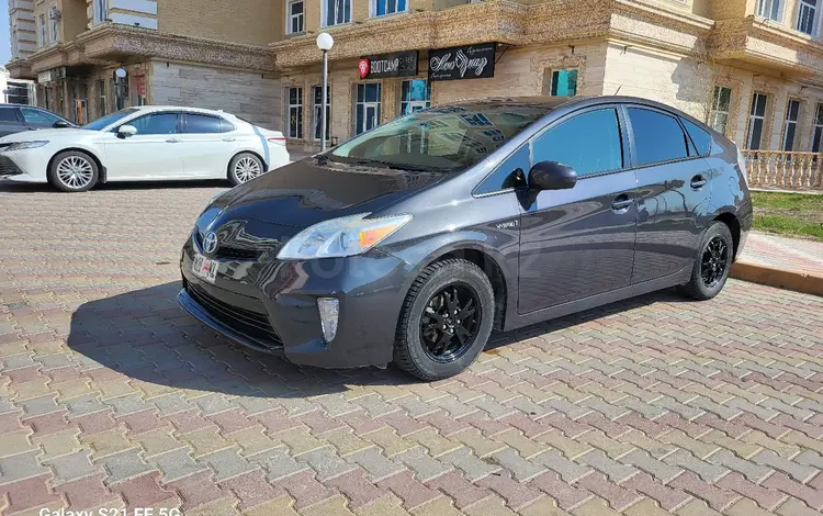 Toyota Prius 2013 года за 3 500 000 тг. в Актау