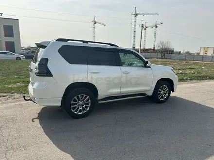 Toyota Land Cruiser Prado 2019 года за 22 400 000 тг. в Алматы – фото 4