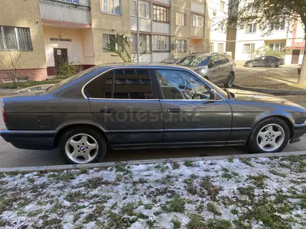 BMW 520 1991 года за 1 390 000 тг. в Алматы – фото 5