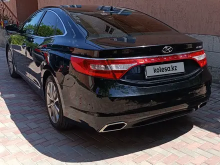 Hyundai Grandeur 2015 года за 9 100 000 тг. в Алматы – фото 2