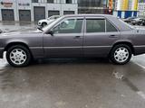 Mercedes-Benz E 220 1993 годаүшін1 550 000 тг. в Усть-Каменогорск – фото 3